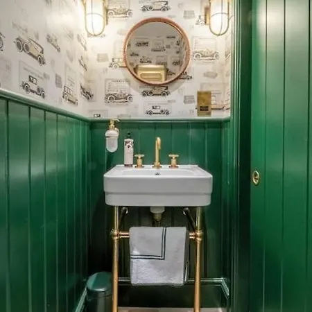 Luxury Mews House In Harrogate