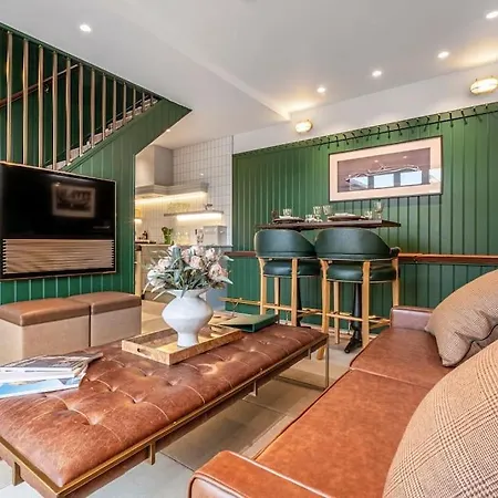 Luxury Mews House In