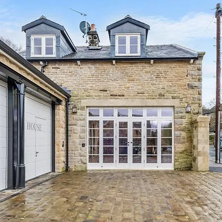 Luxury Mews House In *